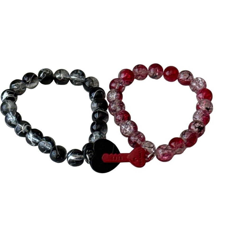 Elegant Red and Black Beaded Bracelet Set - Picture 3 of 5